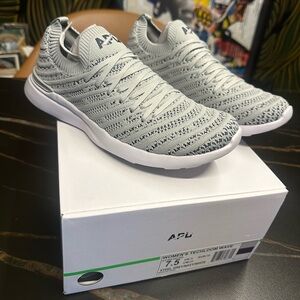 APL Techloom Wave - BRAND NEW - 7.5 - With Box